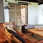 Bassiviere Barn Chic Apartment