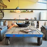 Bassiviere Barn Chic Apartment