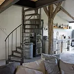 Bassiviere Barn Chic *