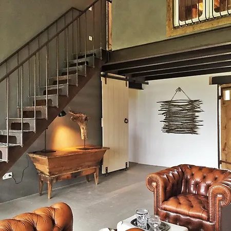 Bassiviere Barn Chic דירה