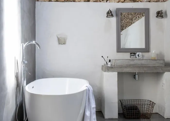 Bassiviere Barn Chic