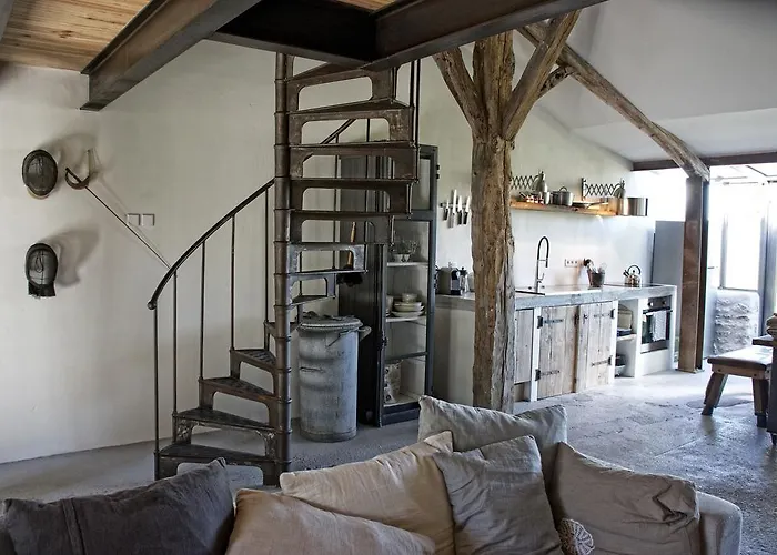 Bassiviere Barn Chic *